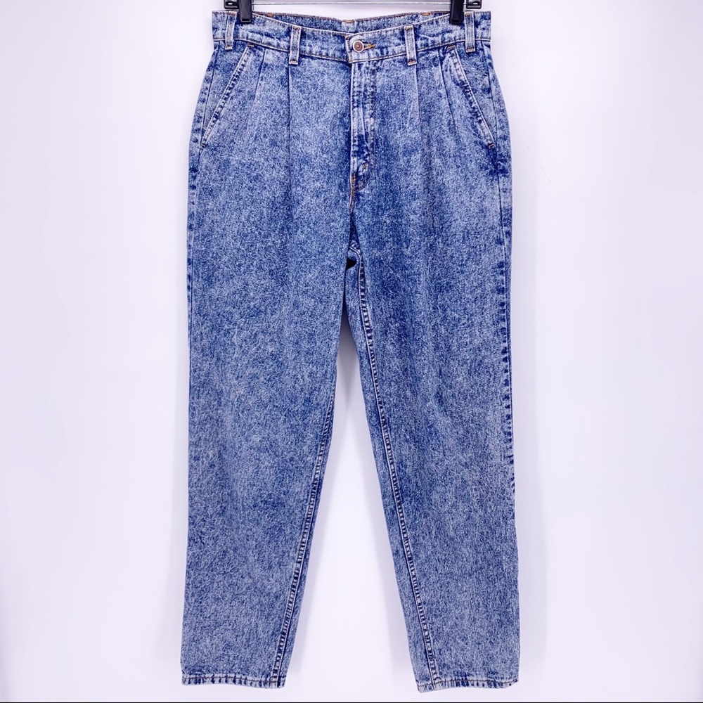 VINTAGE Levi’s 80s High Rise Tapered Mom Jeans